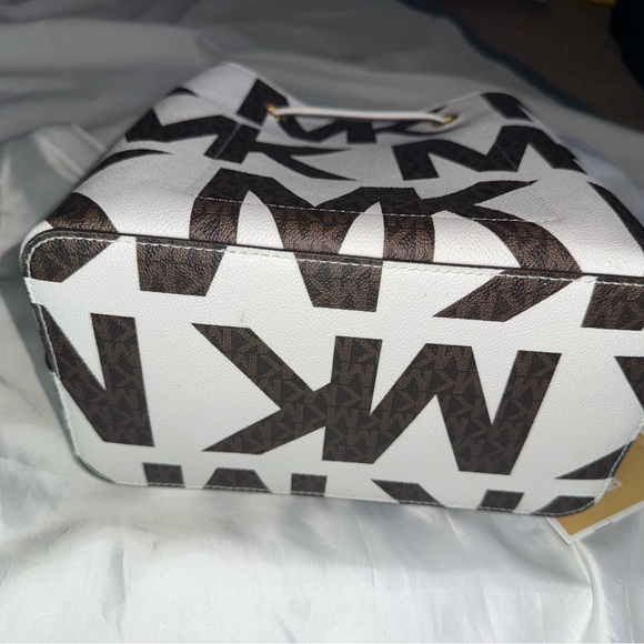 Michael Kors White and Brown Shoulder Bag - Picture 3 of 4